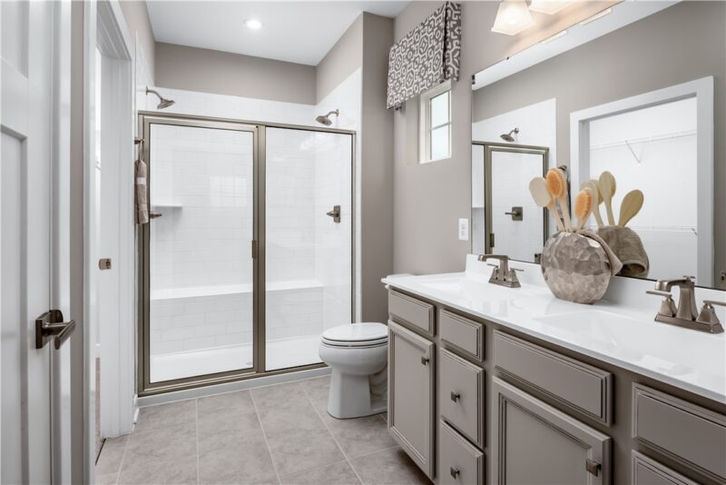 1052 Blackthorne Drive — photo 6