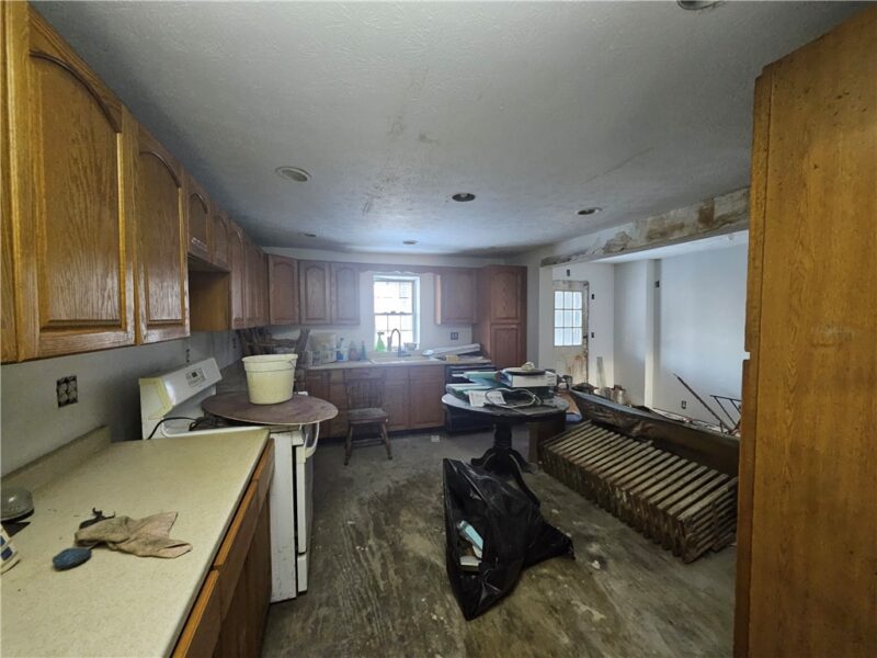 418 Ella St — photo 4