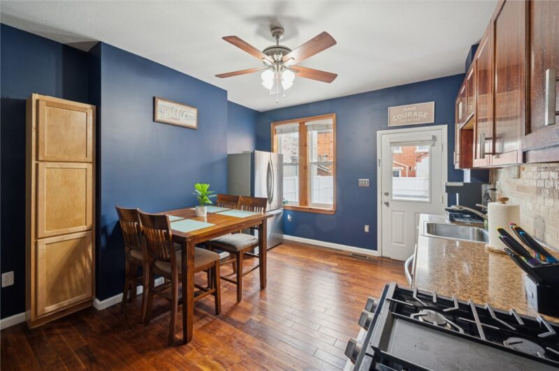 1907 Larkins Way — photo 4
