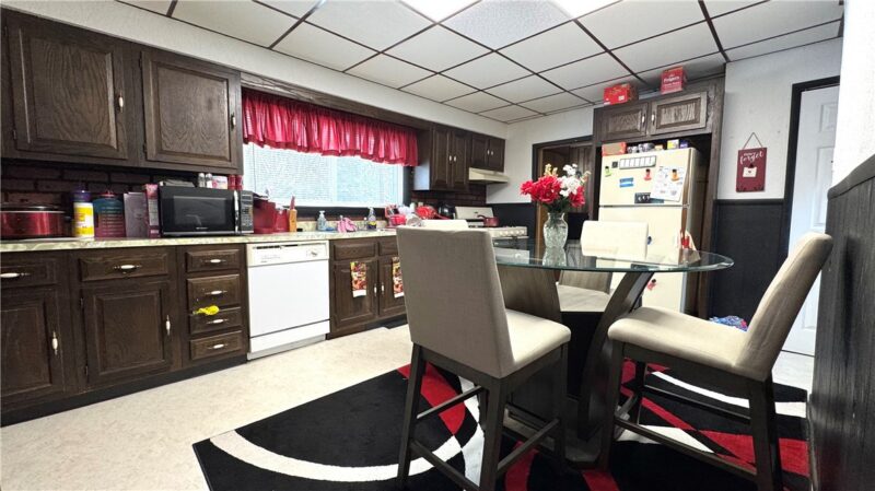 1212 Finch St — photo 4