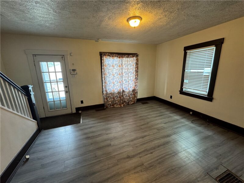 1902 Kenneth Ave — photo 3