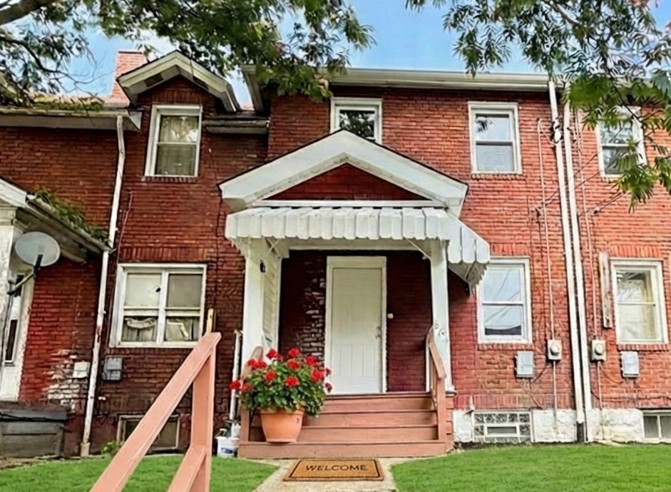 864 Vankirk St — photo 1
