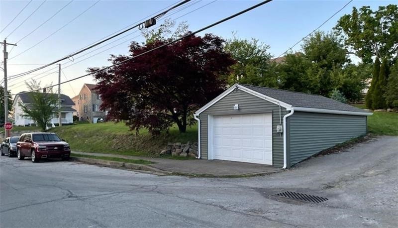 701 Fairmont St — photo 1