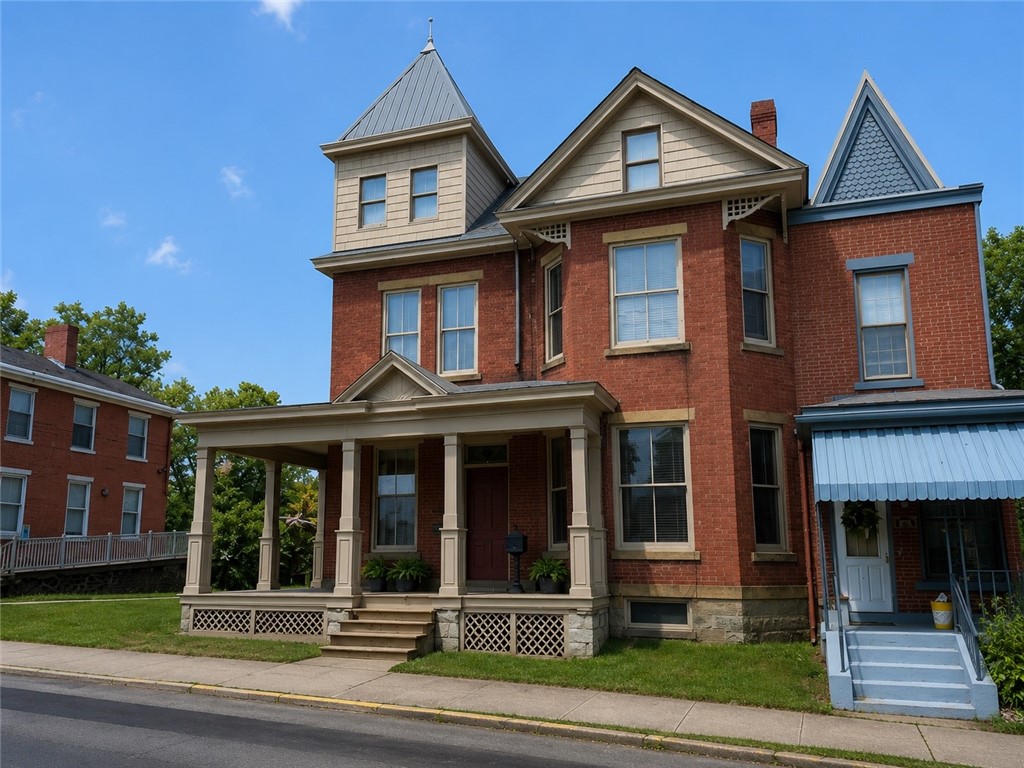 205 E High Street — photo 1