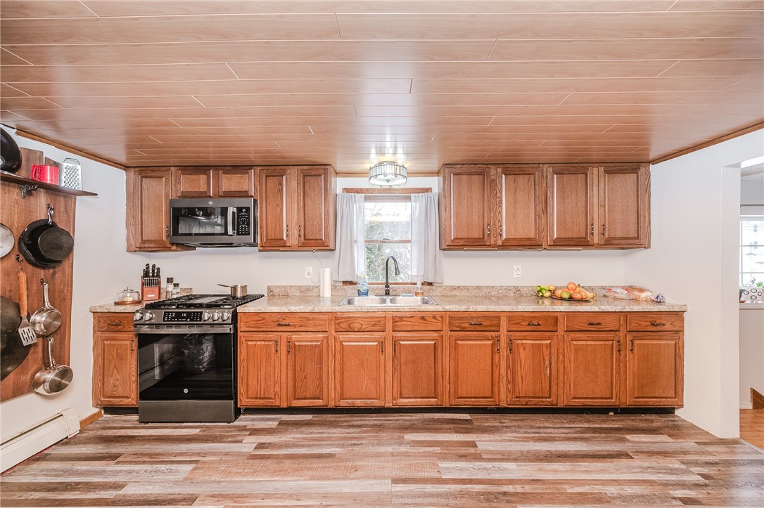 105 Orchard Ave/ 140 Church Aly — photo 1