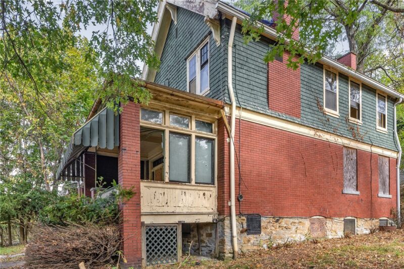 2040 Laketon Rd — photo 4