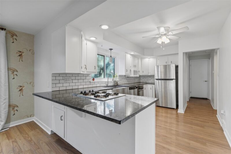 2219 Hill Rd — photo 4