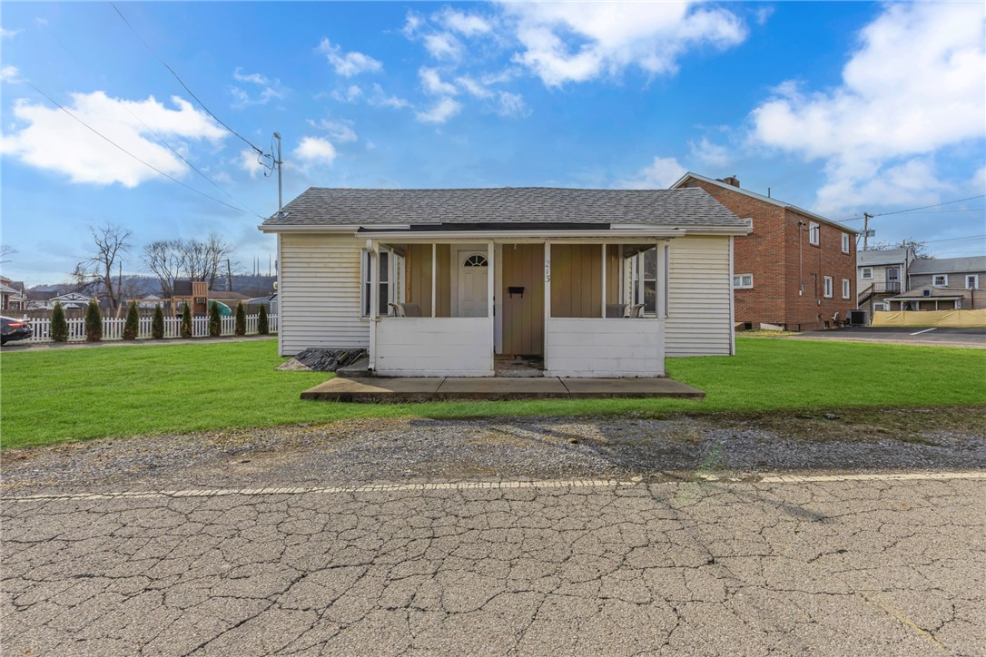 213 Maplewood Ave — photo 1
