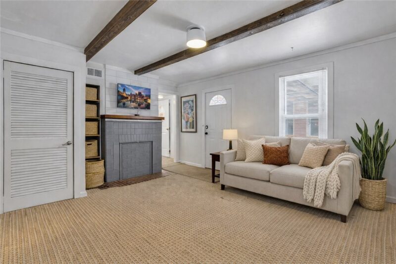 213 Maplewood Ave — photo 5