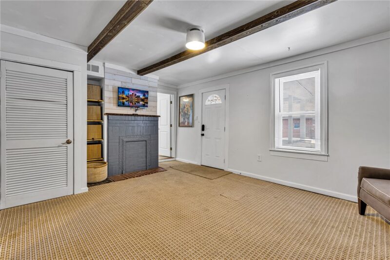213 Maplewood Ave — photo 6