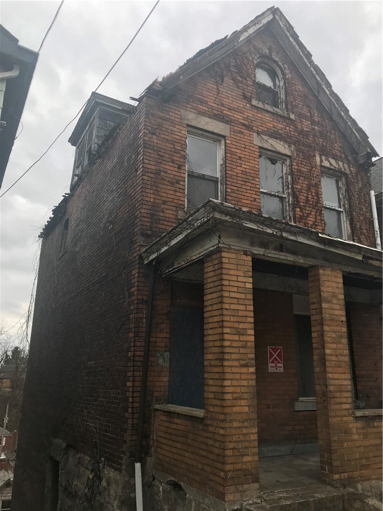 2258 Hawthorne Ave — photo 3