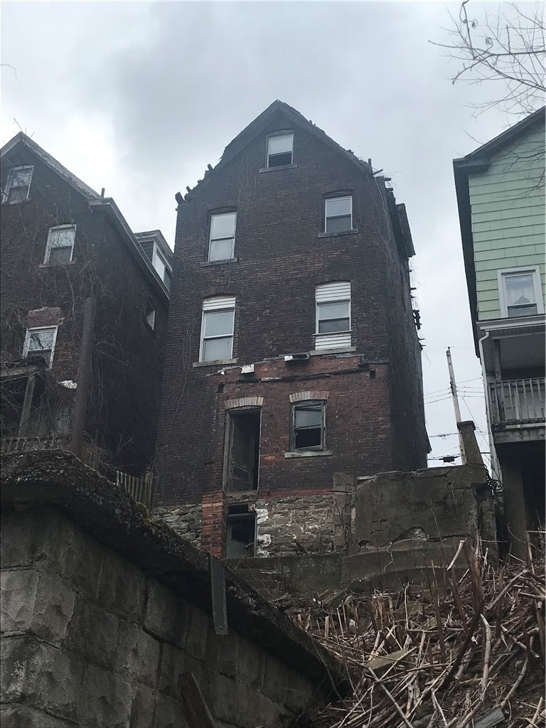 2258 Hawthorne Ave — photo 6