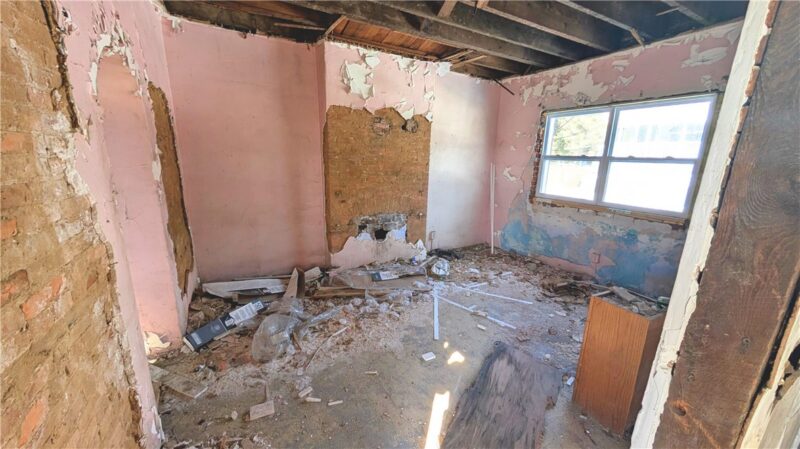 223 Lombard St — photo 3