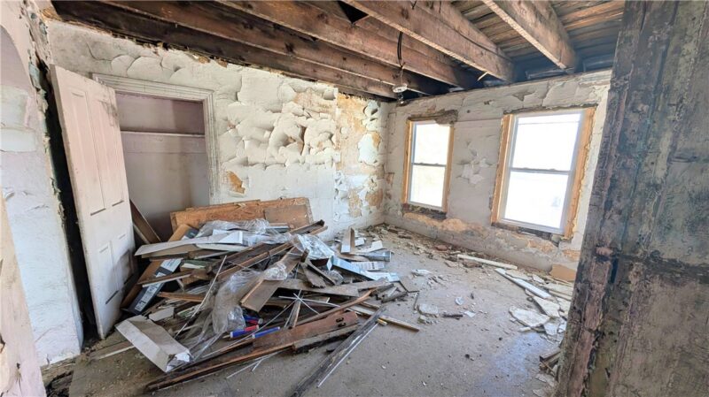 223 Lombard St — photo 4