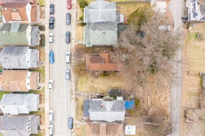 1920 Kenneth Ave — photo 2