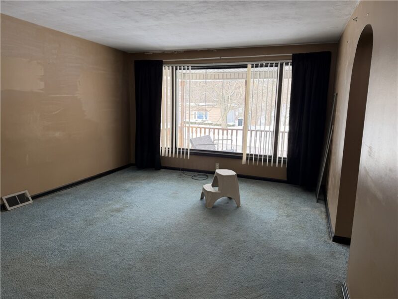 215 W Park St — photo 5