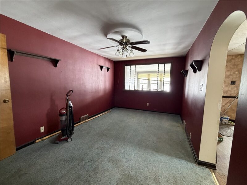 215 W Park St — photo 7