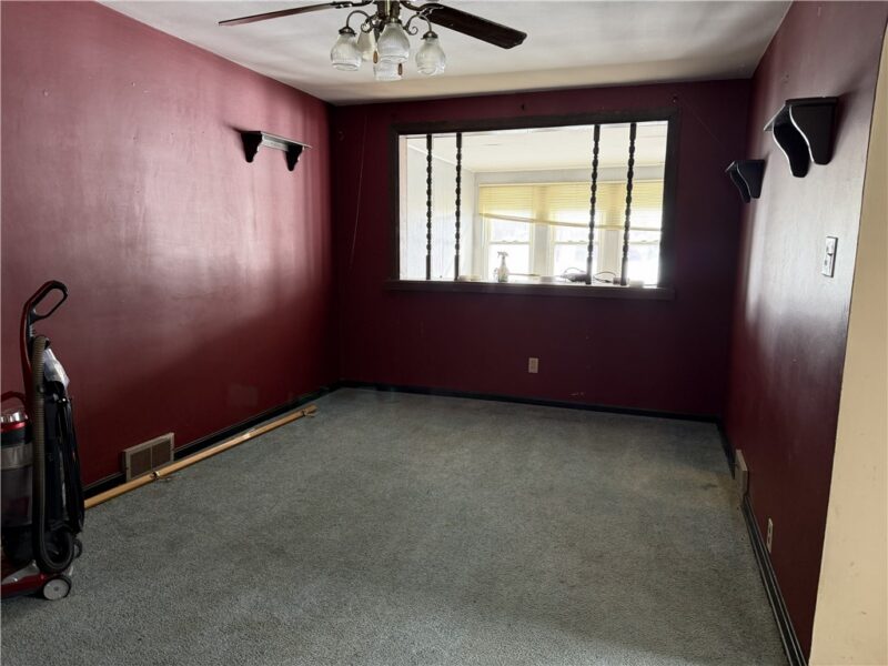 215 W Park St — photo 8