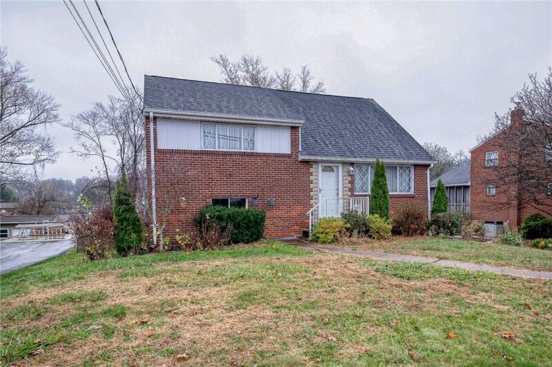 609 Regency Dr — photo 2