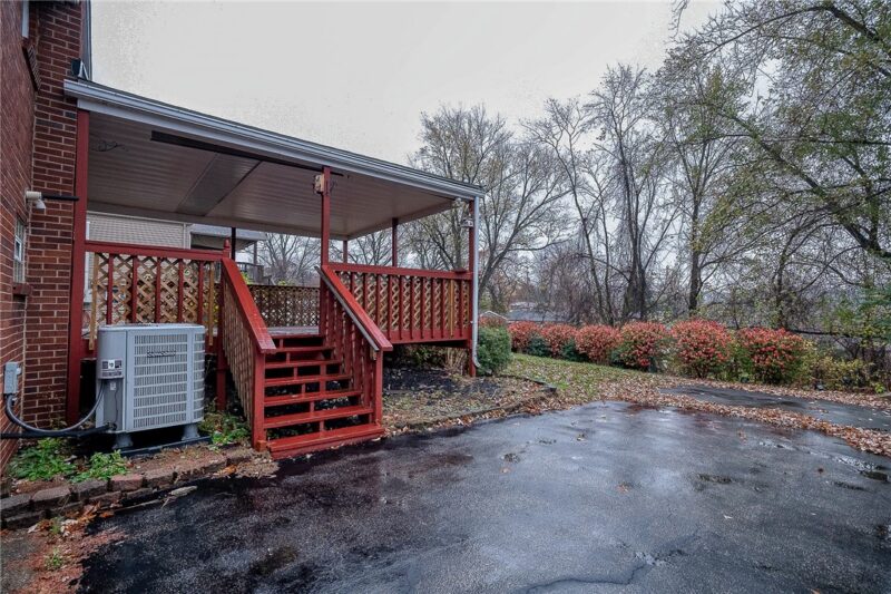 609 Regency Dr — photo 3