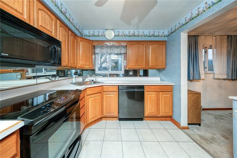 609 Regency Dr — photo 8