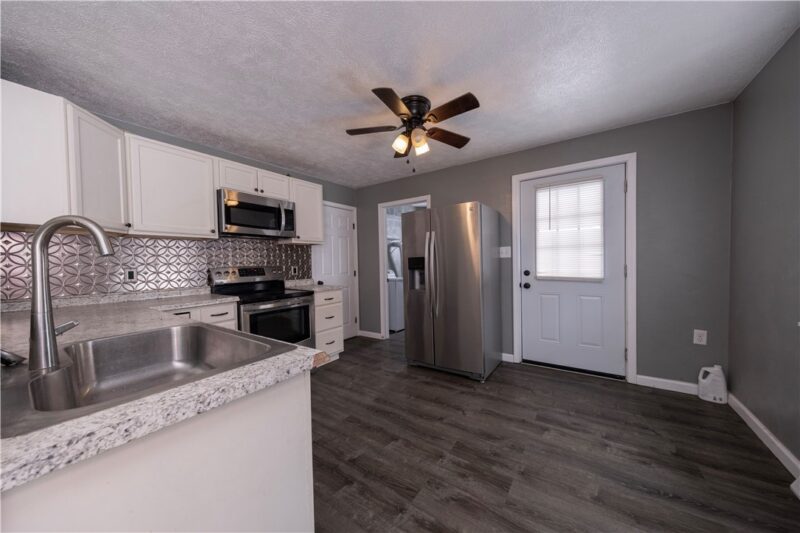 1026 Roosevelt Way — photo 6