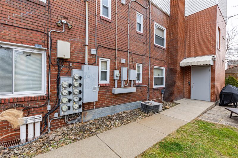1111 Overland — photo 7