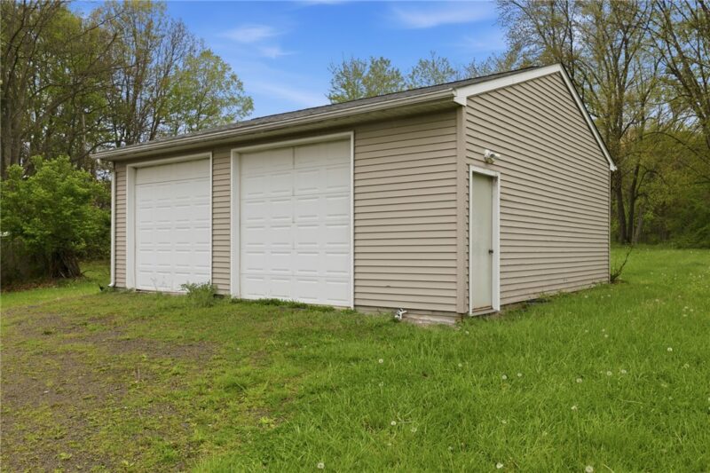 2104 Pulaski Road — photo 4