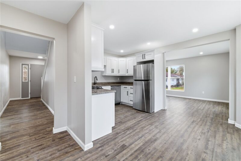 2104 Pulaski Road — photo 8
