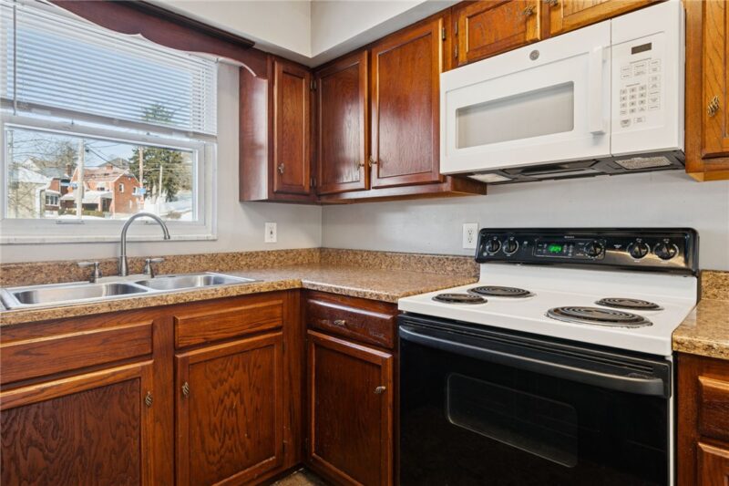 1059 Bayridge Avenue — photo 5