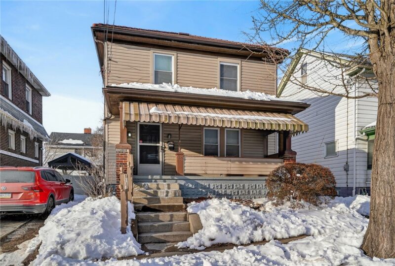 1430 Dickson St — photo 2