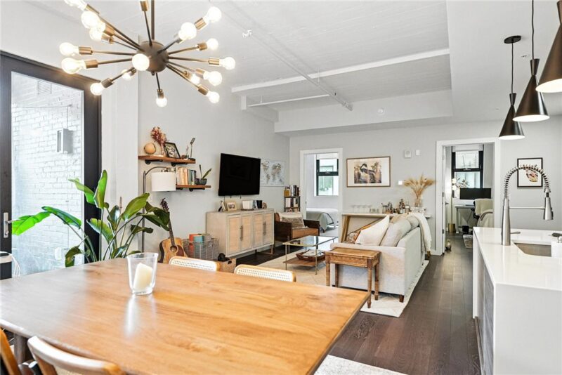 2545 Penn Avenue #208 — photo 4