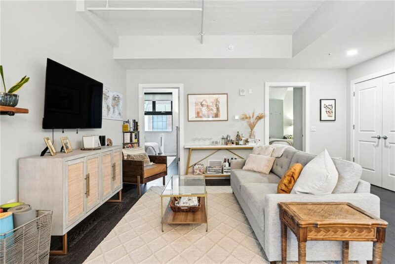 2545 Penn Avenue #208 — photo 8
