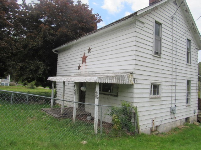 500 Clark Street — photo 4