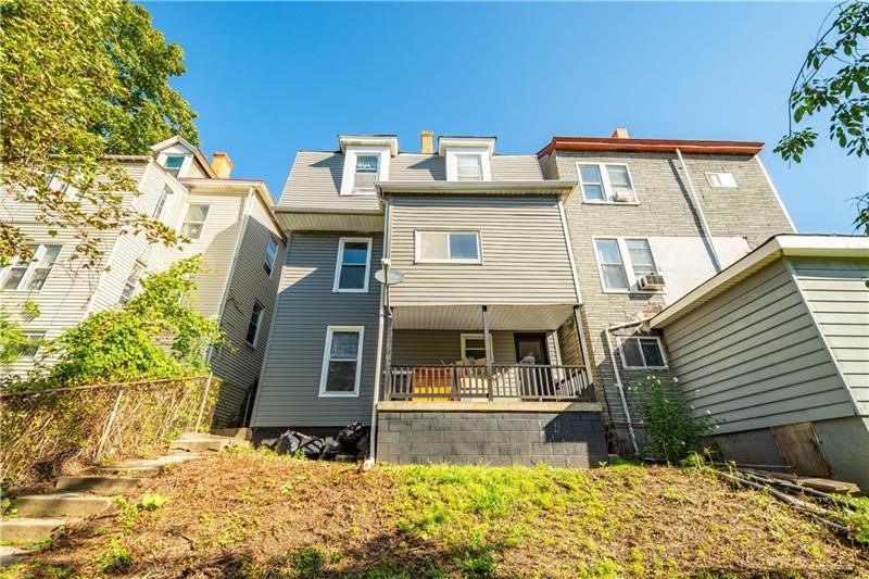 133 Glenmore Avenue — photo 2