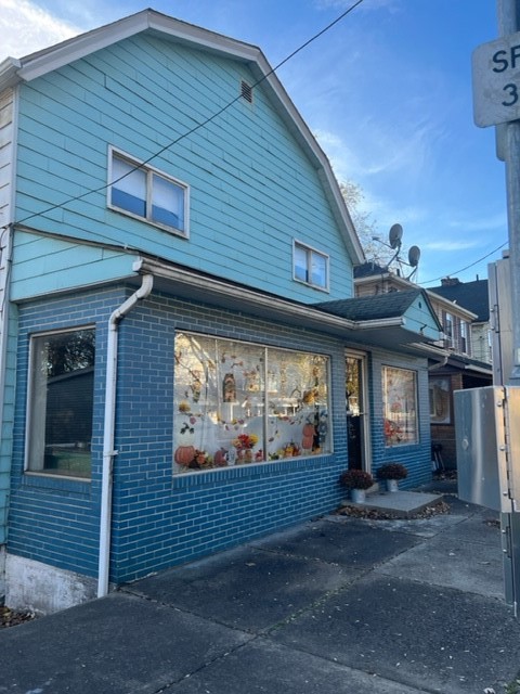 102 W Midland Ave — photo 2