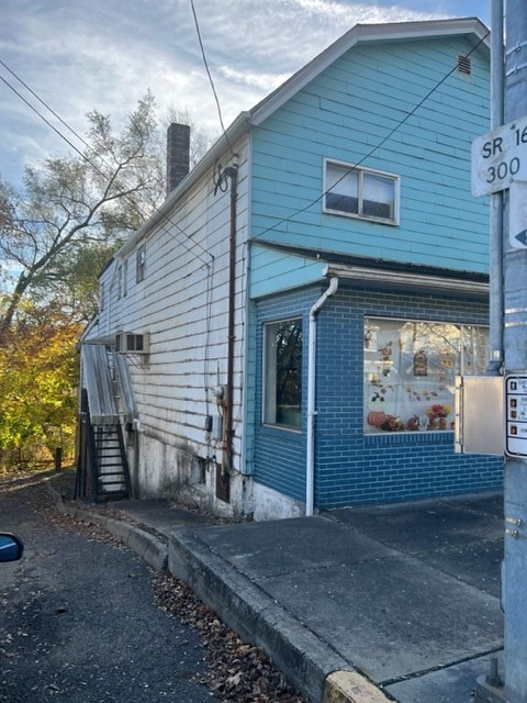 102 W Midland Ave — photo 3