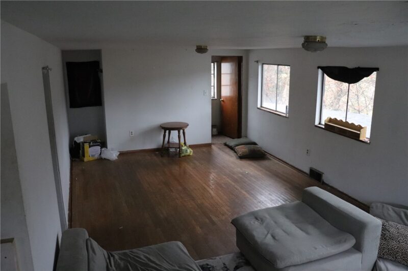 102 W Midland Ave — photo 6