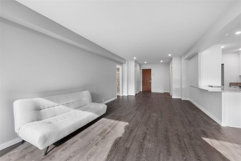 320 Fort Duquesne Blvd 8N — photo 3