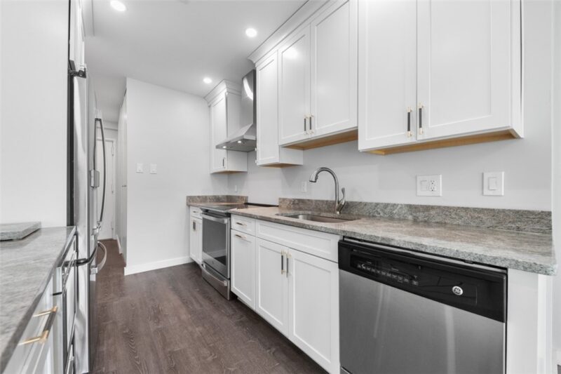 320 Fort Duquesne Blvd 8N — photo 6