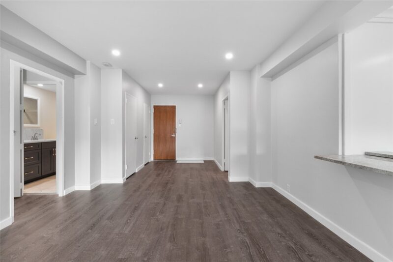 320 Fort Duquesne Blvd 8N — photo 8