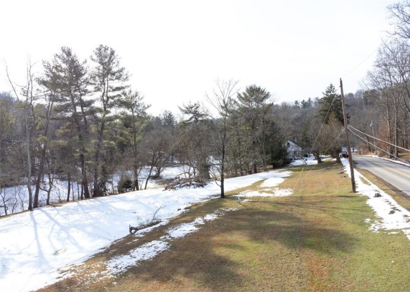 5005 Mamont Road — photo 6