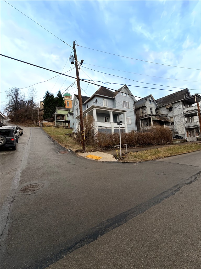 1001 Lincoln Ave — photo 2