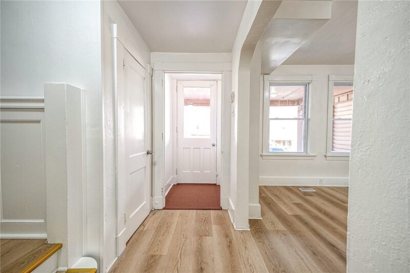 101 W Mcintyre — photo 3