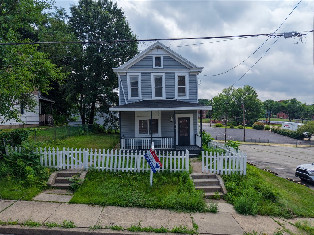 212 Ridge Ave — photo 1
