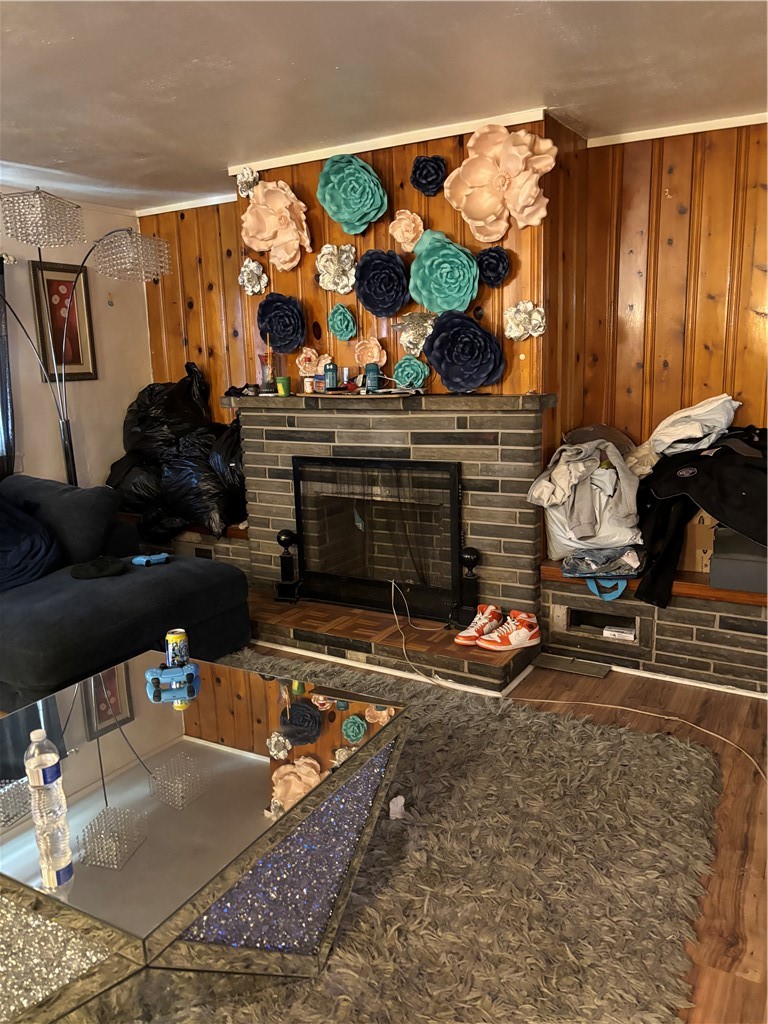 737 McLain St — photo 4