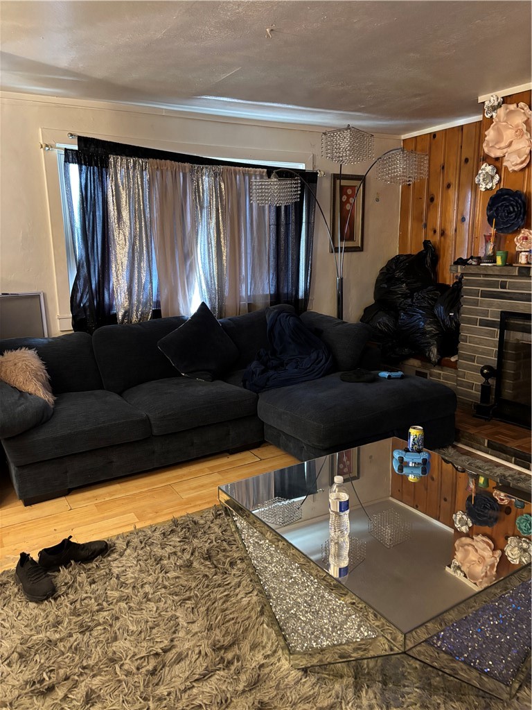 737 McLain St — photo 5