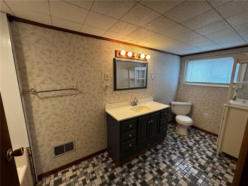 58 E Wine St — photo 8