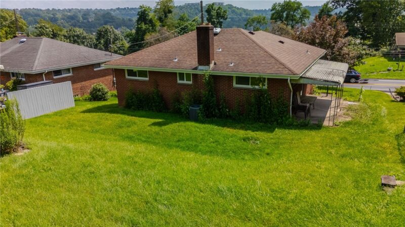 1586 Collier Ave — photo 3