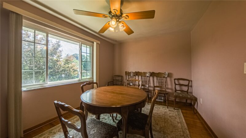 1586 Collier Ave — photo 8